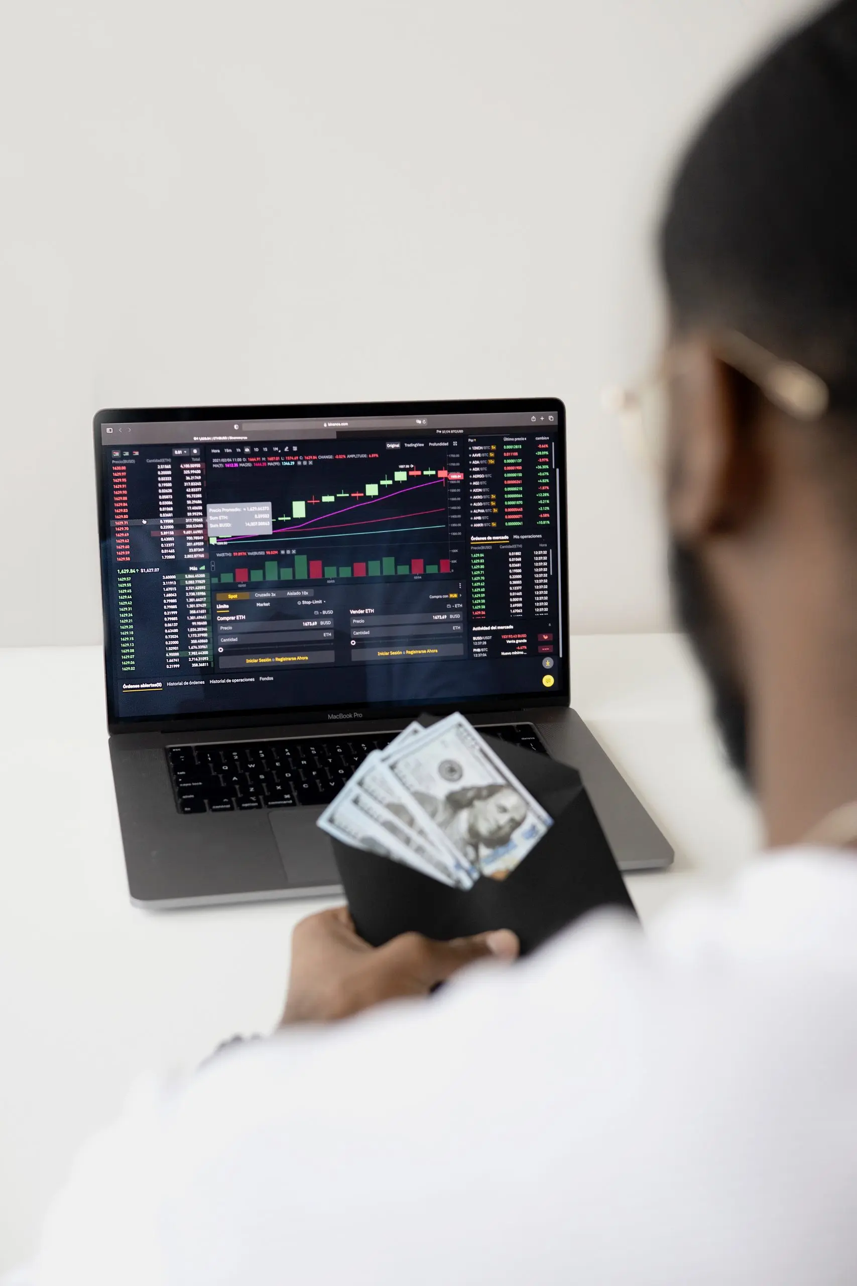 Coinbase vs. Robinhood: Which Is Right for You?